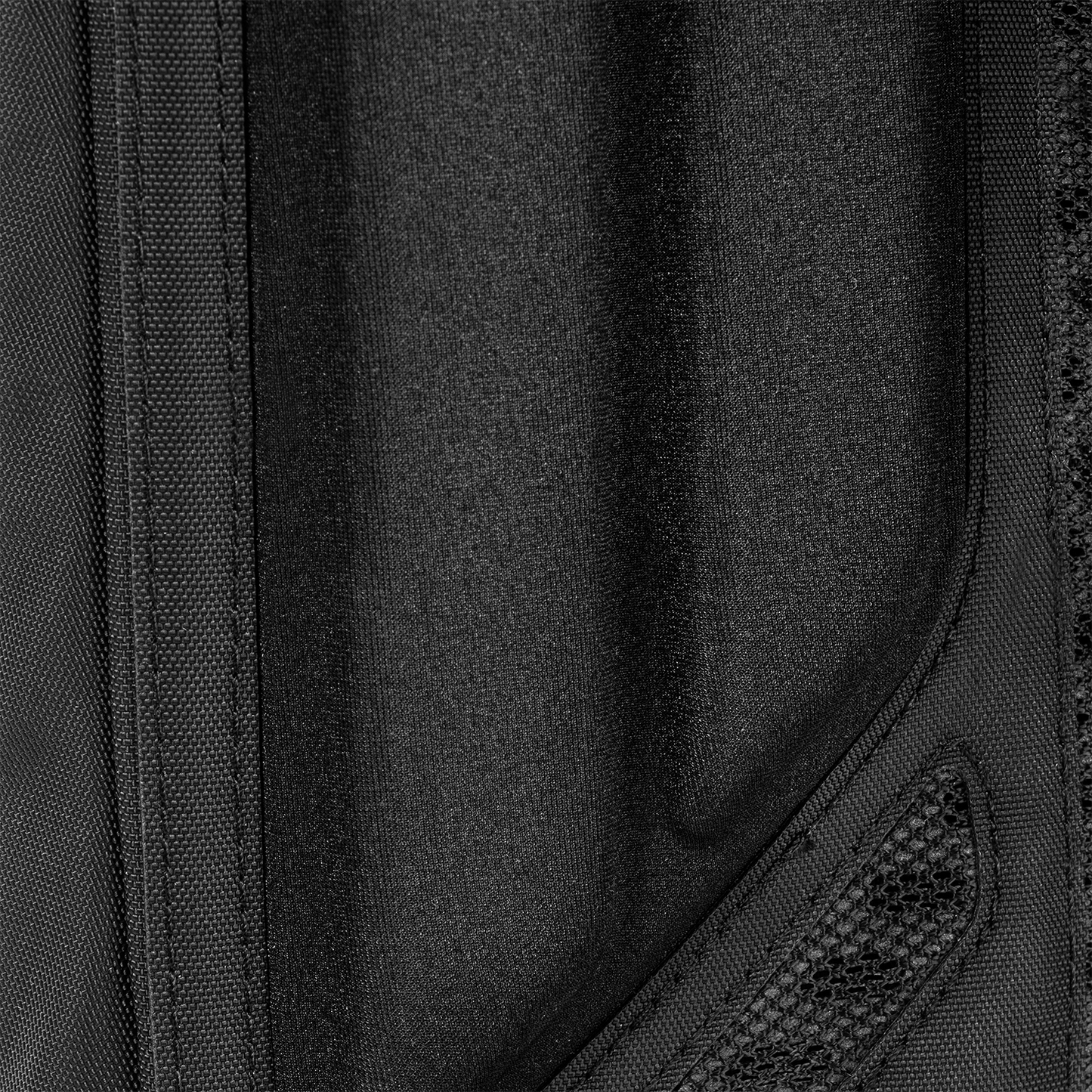 paragon-hydration-pack-l4 Paragon_Black_Texture.png
