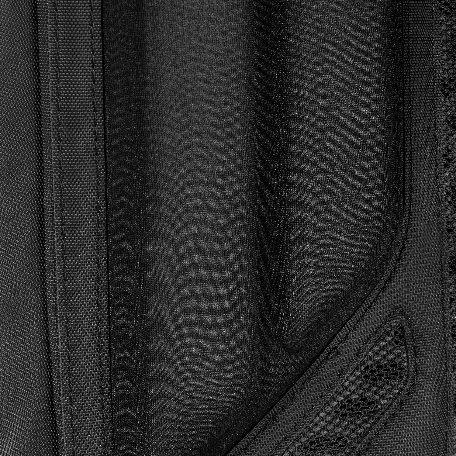 paragon-hydration-pack-l4 Paragon_Black_Texture.png